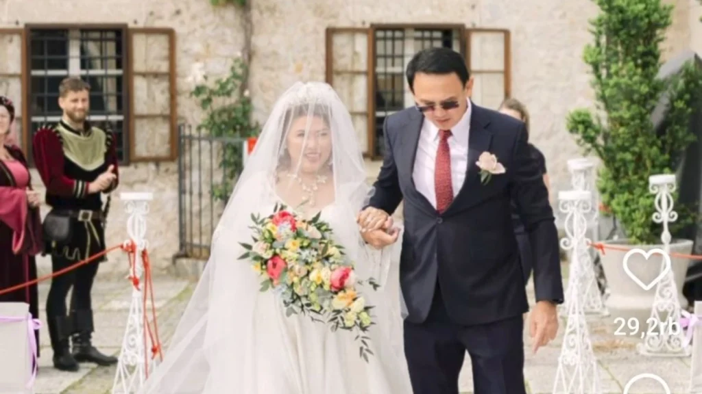 Ahok Dampingi Fifi di Pernikahan Megah Slovenia