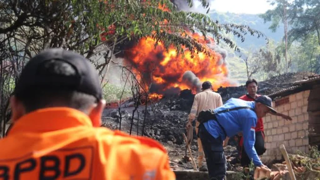 Tragedi Kebakaran Sumur Minyak di Blora: Tiga Korban Jiwa dan Puluhan Keluarga Terpaksa Mengungsi