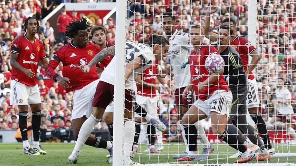 Kemenangan Kontroversial Arsenal atas Manchester United di Awal Liga Inggris